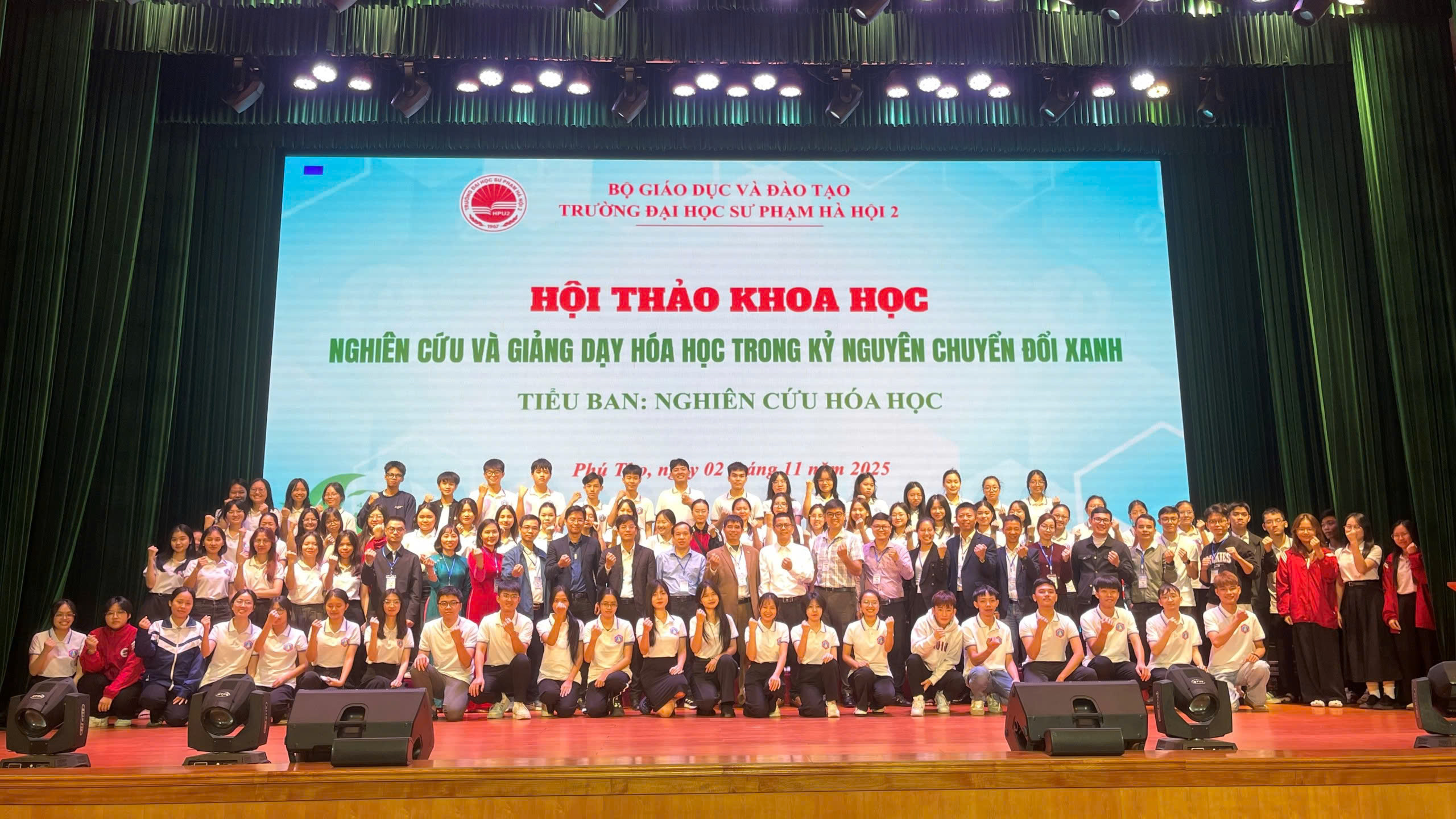 Hội thảo khoa học “Nghiên cứu và giảng dạy Hóa học trong kỷ nguyên chuyển đổi xanh”