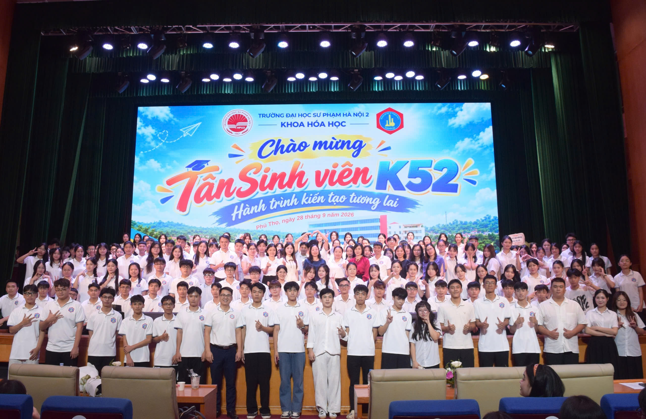 Chương trình Chào Tân sinh viên K52 và Hội nghị học tập Khoa Hóa học năm học 2026 - 2027