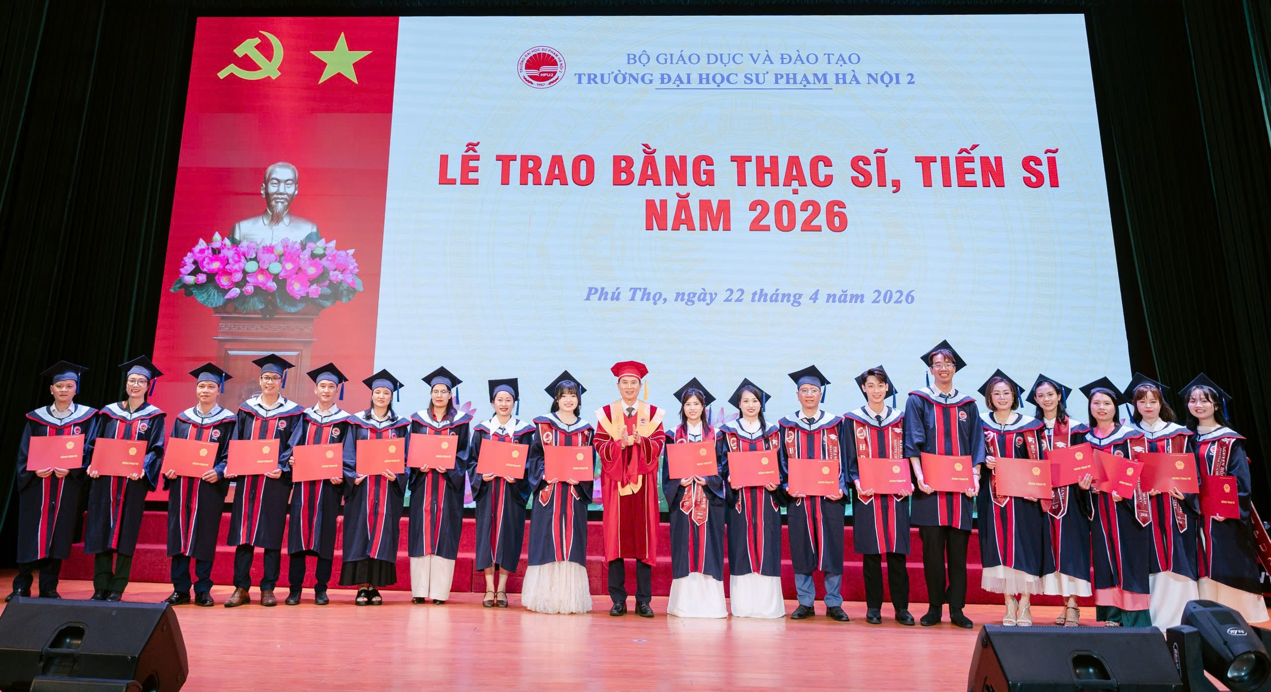 Chúc mừng 12 Tân Thạc sĩ chuyên ngành Lí luận và Phương pháp dạy học bộ môn Hóa học K27 năm 2026